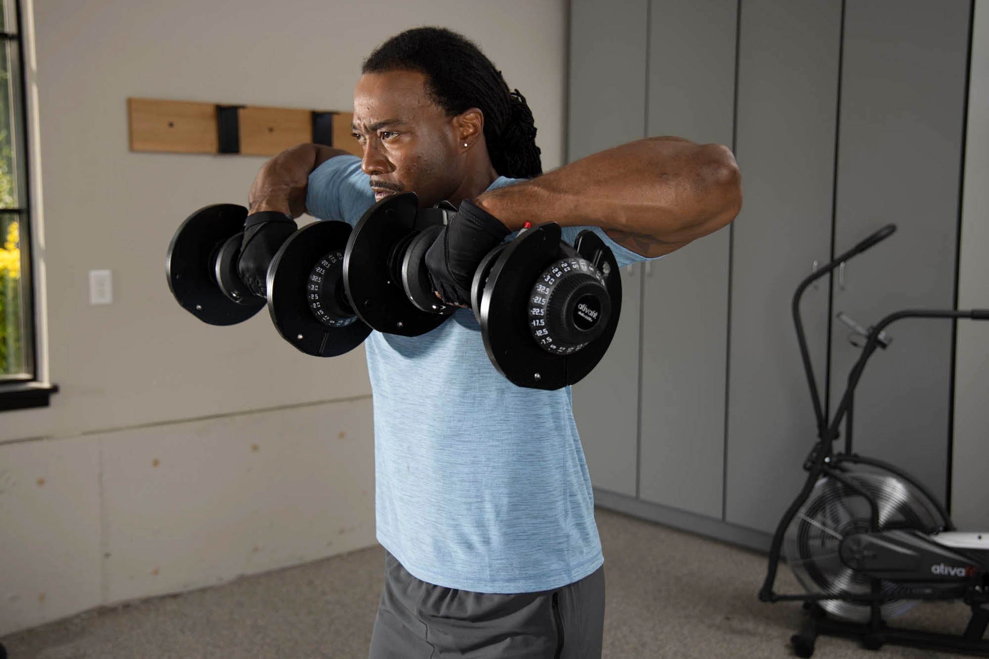 Why Should You Choose Adjustable Dumbbells for Your Home Gym?